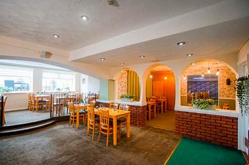 Spacious Dining room